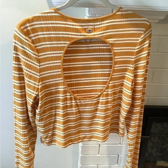 #48 Tommy Jeans NWT Sz Large Mustard & Whits striped Top - Picture 4 of 5